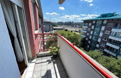 Alquiler de un espacioso apartamento de 2 habitaciones, 67 m², Nuevo Belgrado, Belgrado, Serbia